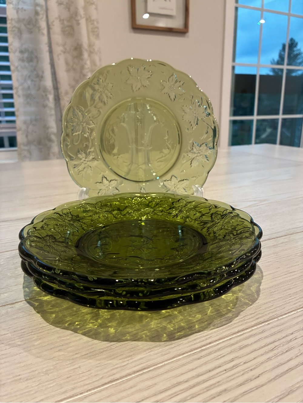 Vintage set of 4 Princess House Poinsettia Emerald Green Plates